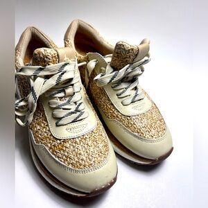 OTBT FLASH SNEAKERS SIZE 8M